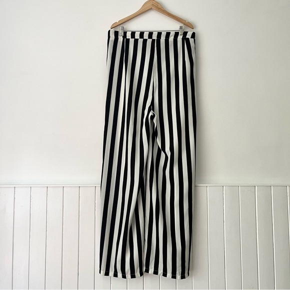 PrettyLittleThing Black & White Striped Wide Leg Pants Size 26 - Picture 8 of 11